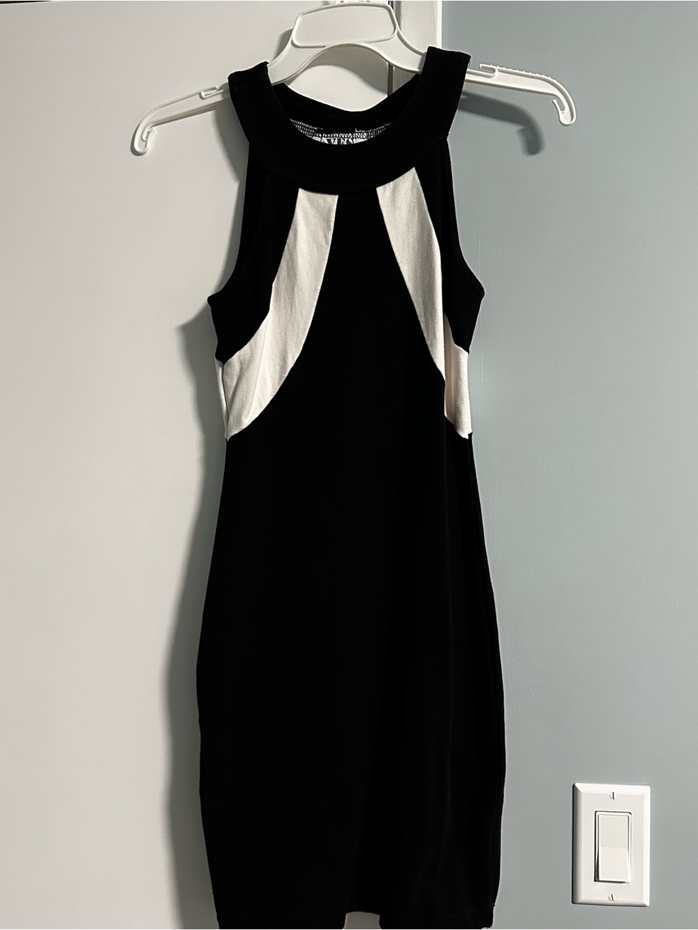 Black and White Sleeveless Dress